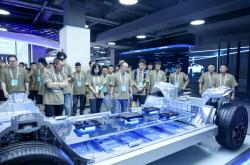 2024首届中国（重庆）智能汽车基础软件生态大会暨第三届中国汽车芯片高峰论坛在渝成功举办