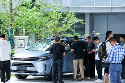 问界M7再上新，余承东称卖一辆亏近3万