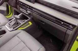 定位家用大空间SUV 五菱星光S内饰官图发布