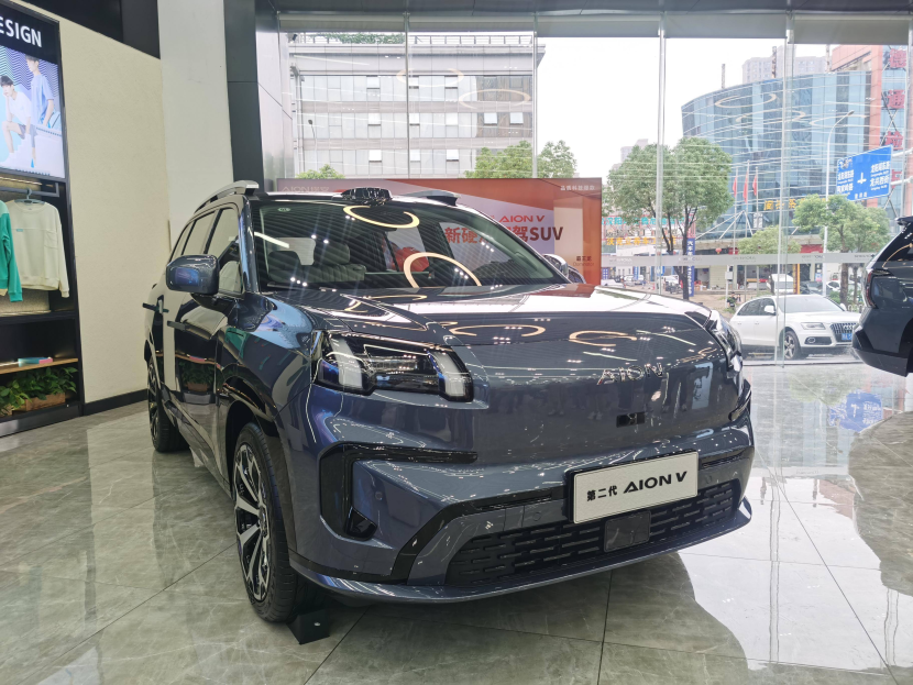 定位新硬派智驾SUV 第二代AION V霸王龙上市售12.98万元起